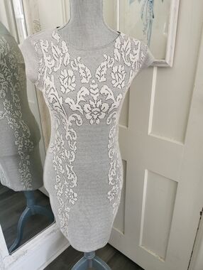 Womens Spring Dress 🌸 Xhilaration Stretch White/Grey Patterned Flowers. Size S